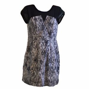 Twinkle by Wenlan Women’s White Black Silk Short Casual Dress Size 2